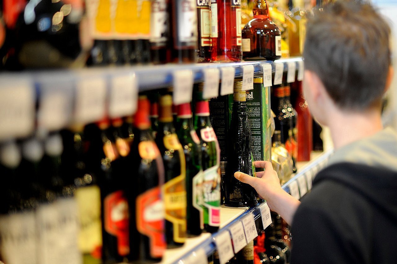 «О подаче деклараций об объеме розничной продажи алкогольной и спиртосодержащей продукции».