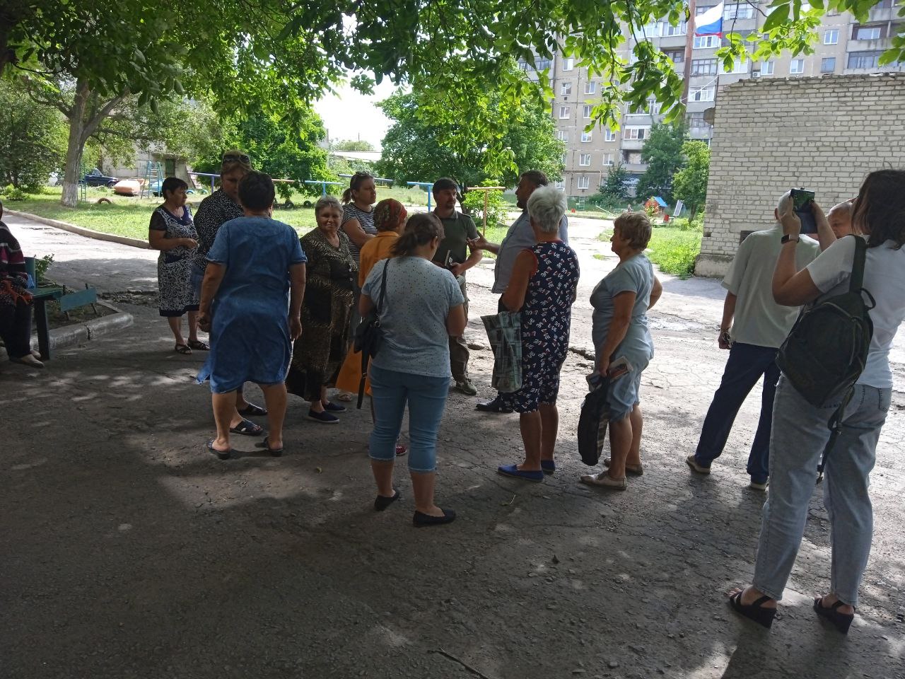 Прошел сход граждан на ул. Маковского.
