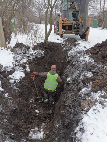 Специалисты из Самары устраняют порывы в Снежном.